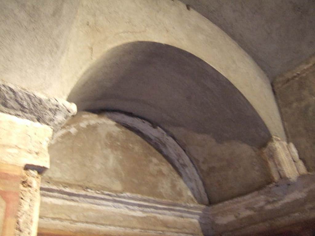 Villa of Mysteries, Pompeii. May 2006. Room 8, upper arched ceiling on north wall.