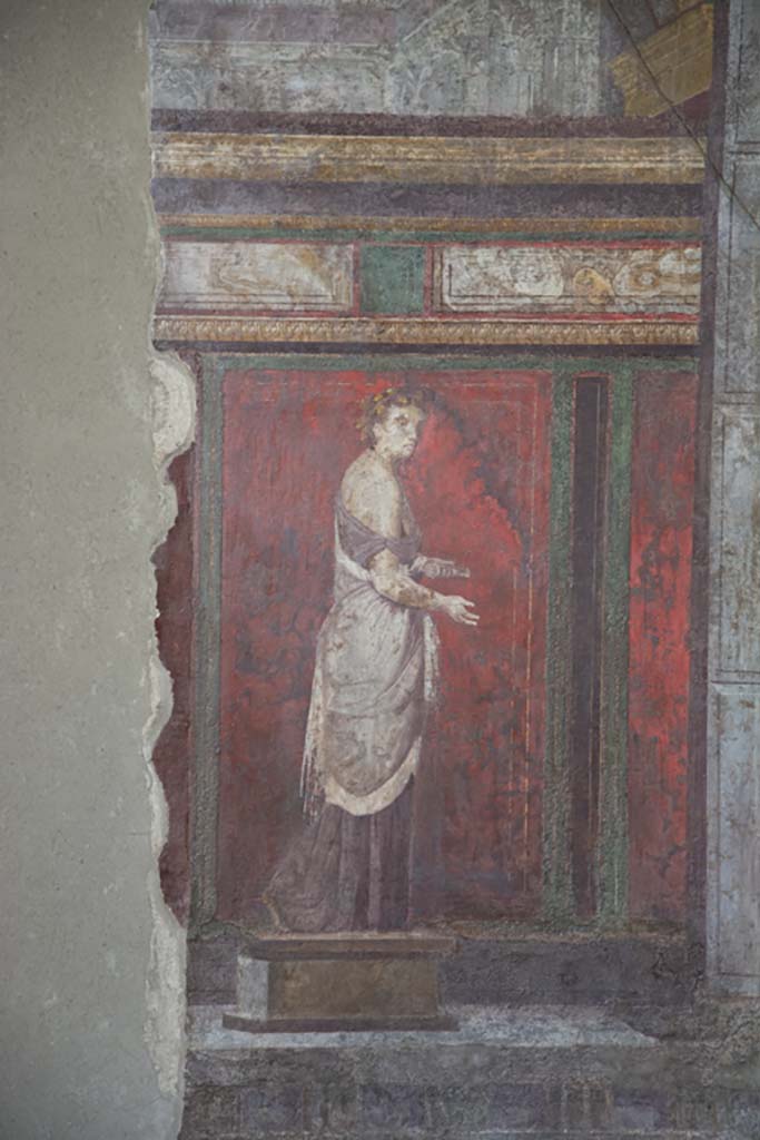 Villa of Mysteries, Pompeii. November 2017. Room 4, wall painting of a priestess, on east wall.
Foto Annette Haug, ERC Grant 681269 DÉCOR.

