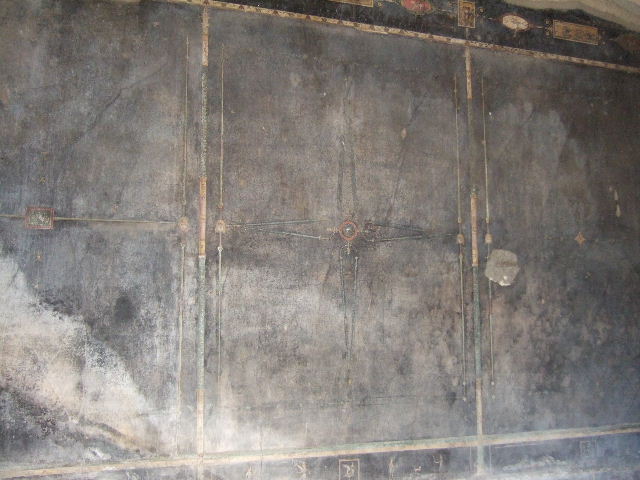 Villa of Mysteries, Pompeii. May 2006. Room 2, tablinum, doorway to room 4 in south wall and south-west corner.