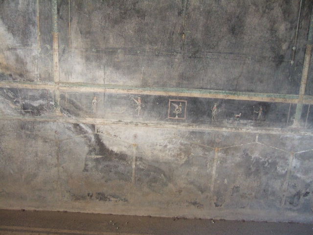 Villa of Mysteries, Pompeii. May 2010. Room 2, tablinum, south wall, from atrium.
