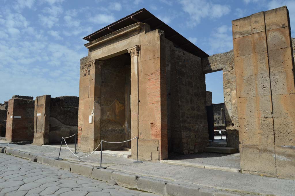Via della Fortuna, north side, Pompeii. March 2018. Looking west towards junction with Vicolo del Fauno, on left, and VI.12.1, 2 and 3.
Foto Taylor Lauritsen, ERC Grant 681269 DCOR.
