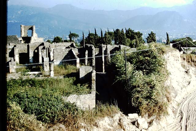 Vicolo dei Soprastanti between VII.15 and VII.16. Looking west from VII.15.15. Photographed 1970-79 by Günther Einhorn, picture courtesy of his son Ralf Einhorn.