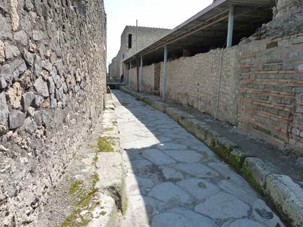 Vicolo del Farmacista. May 2010. Looking south from near junction with Via Consolare.