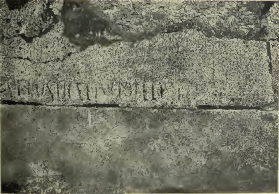 Vicolo del Labirinto. 1930. West wall of VI.15.1 with an election notice, above a join in the plaster.
According to Van Buren, most of this inscription is a replica of CIL IV 3572, advocating the candidacy of L. Rusticelius Celer, which was read at a point considerably further to the south on the same wall.
See Van Buren, A. W. 1932, Memoirs of American Academy in Rome: Vol. 10, p. 27.

