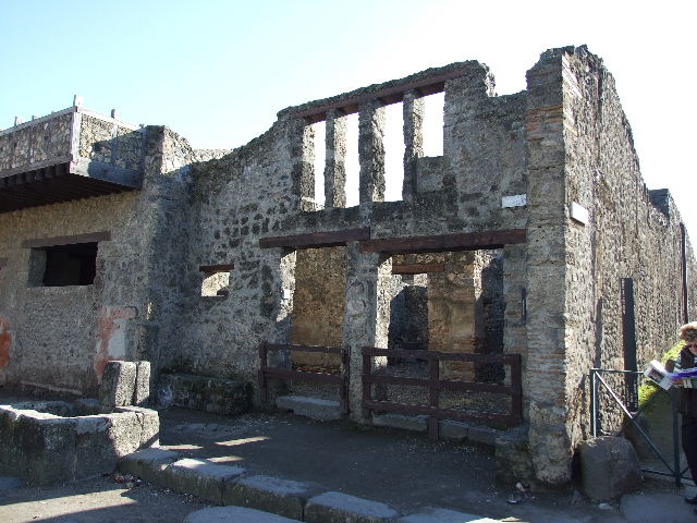 Vicolo della Nave Europa, west side, May 2010. Looking south from near 1.11.8.