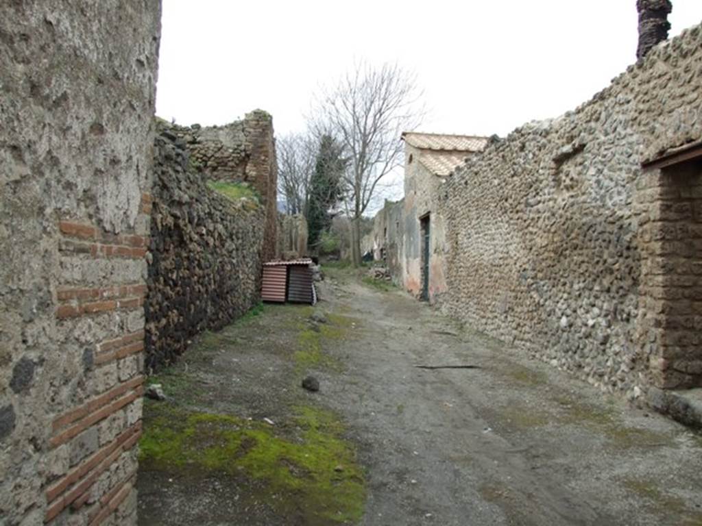 Vicolo di Ifigenia. Looking north from III.4.a. March 2009.