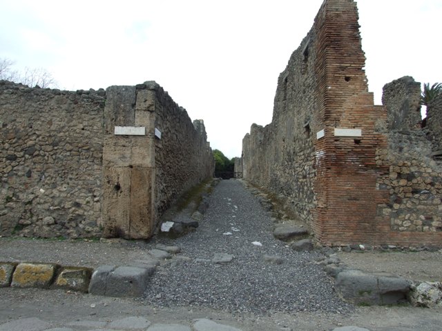 Vicolo di Lucrezio Frontone. Looking north. December 2005.