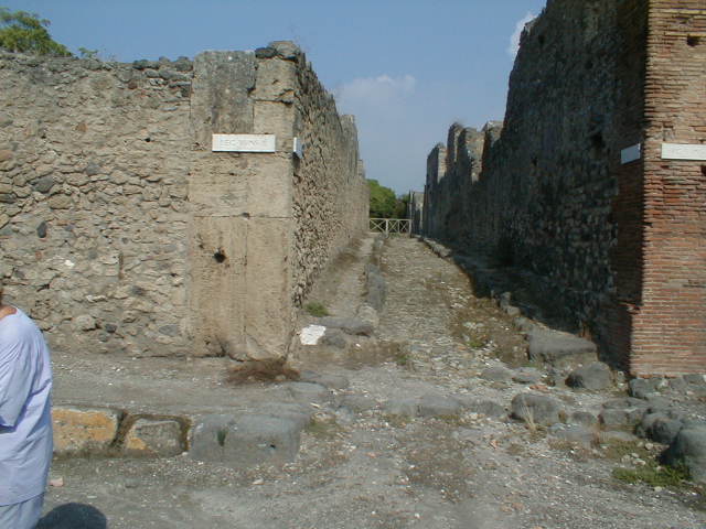 Vicolo di Lucrezio Frontone. June 2012. Looking south towards Via di Nola. Photo courtesy of Michael Binns.