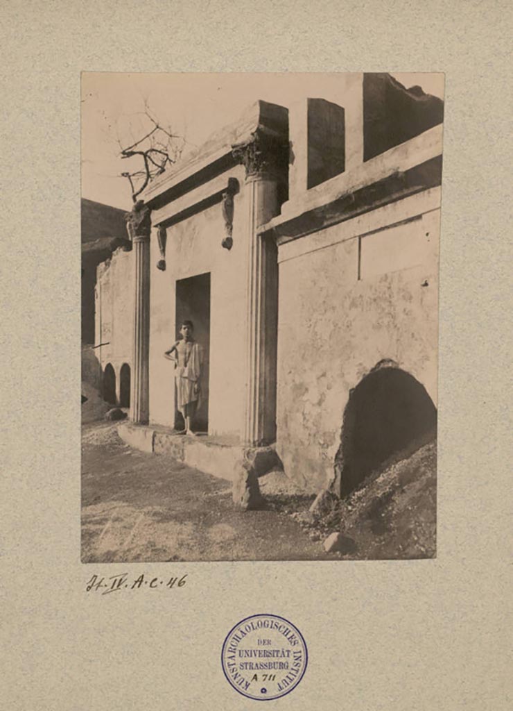 Pompeii FP3 left, FP4, FP5 and FP6. Late 19th century painting showing tombs and painted graffiti. See Niccolini F, 1896. Le case ed i monumenti di Pompei: Volume Quarto. Napoli.  (Nuovo Scavi, Tav.1).