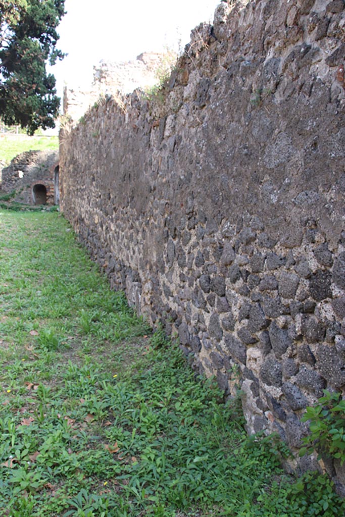 HGE15 Pompeii. October 2023. 
Looking east along south side of entrance corridor. Photo courtesy of Klaus Heese.
