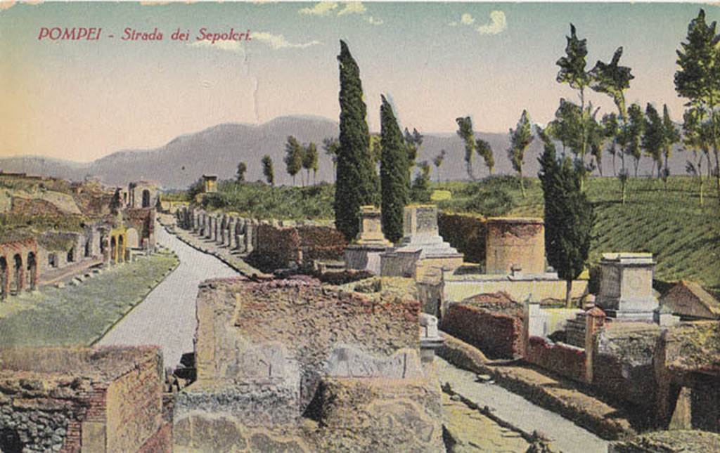 HGE39 Pompeii. Old postcard. Looking along Via dei Sepolcri with the front of HGE39 at bottom left. Photo courtesy of Drew Baker.