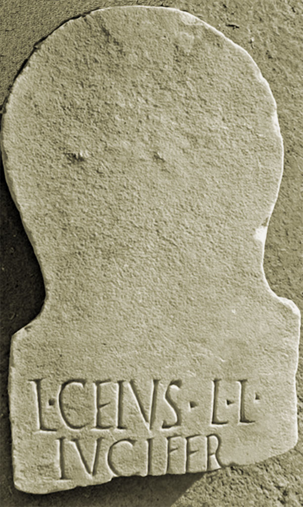 HGE39 Pompeii. Cippus of L. Ceius L. L. Lucifer.
SAP inventory number 31227.
According to the Epigraphic Database Roma this reads:
L(ucius) Ceius L(uci) l(ibertus)
Lucifer
------?   [CIL X, 1040]
