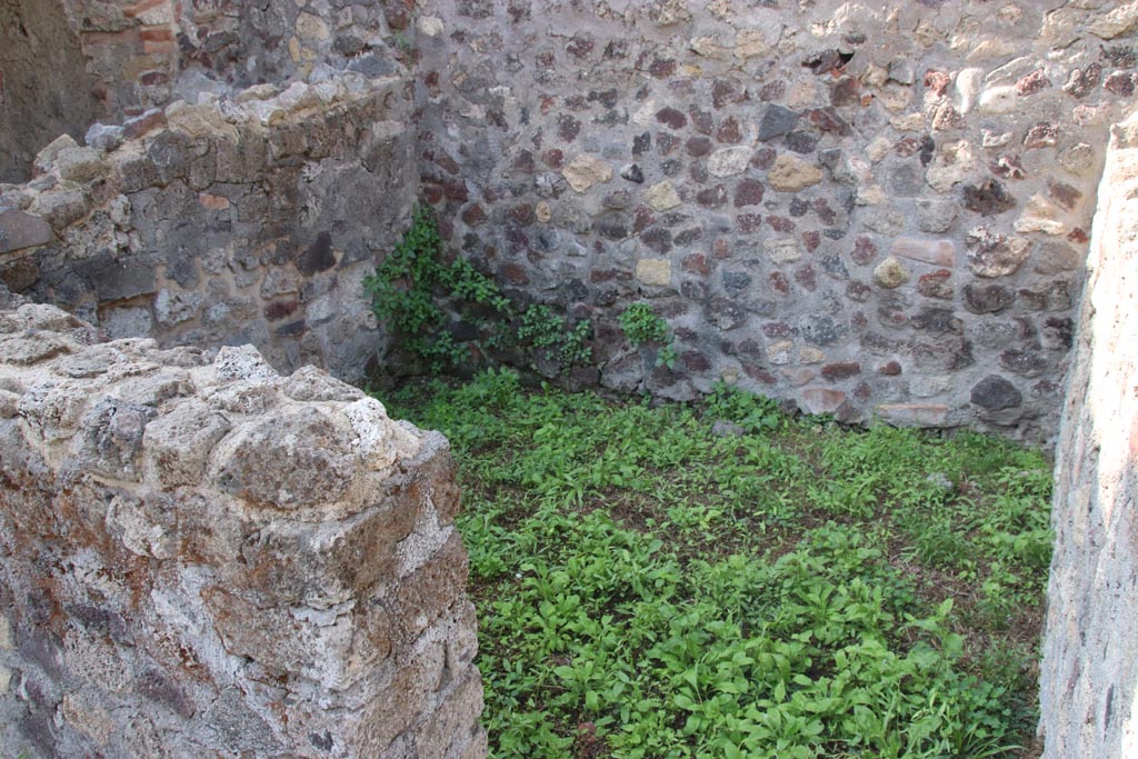 HGW25 Pompeii. Part of Villa of Diomedes. October 2023. Doorway into room 7,9, looking west. Photo courtesy of Klaus Heese.