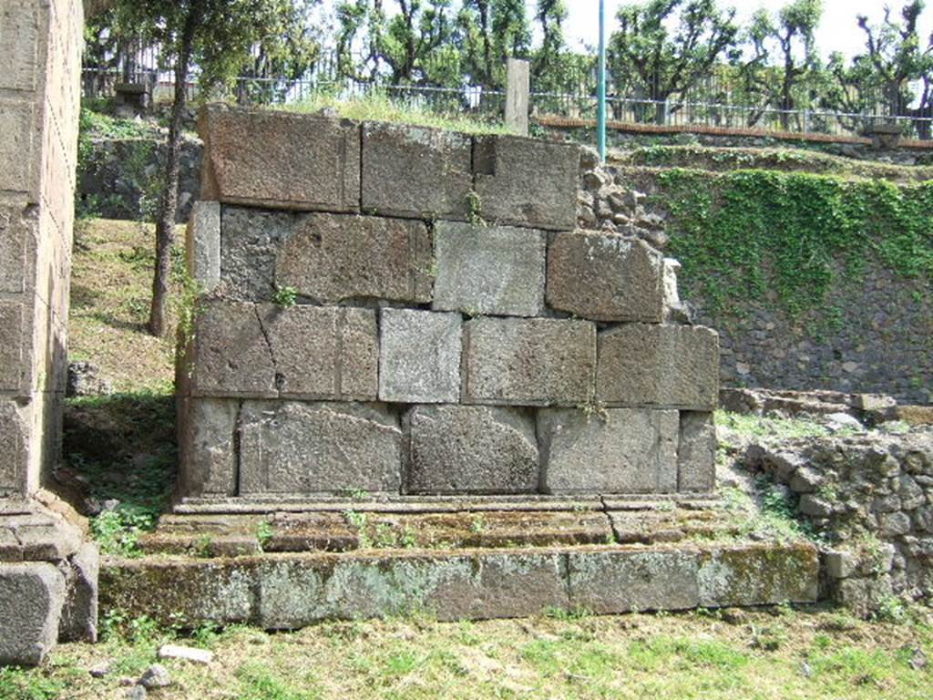 Pompeii Porta Nocera. May 2006. Tomb 19OS. Front of tomb. 