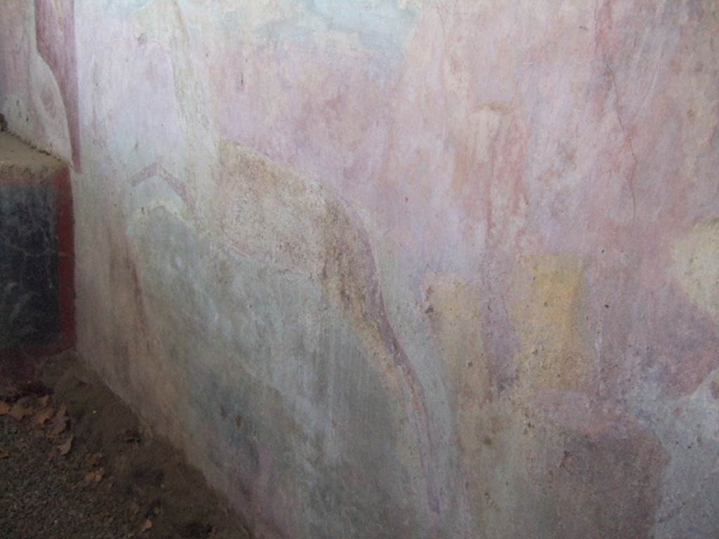 VGJ Pompeii. May 2006. Inner side of south wall of tomb with a painting of a horse.
