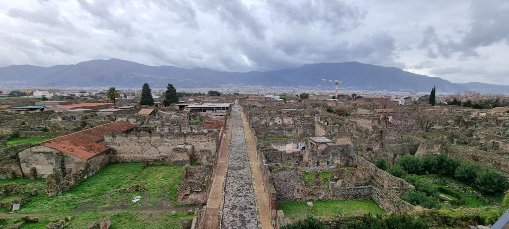 T11 Pompeii. Tower XI. January 2023. Looking south along Via Mercurio, from Tower XI. Photo courtesy of Miriam Colomer.