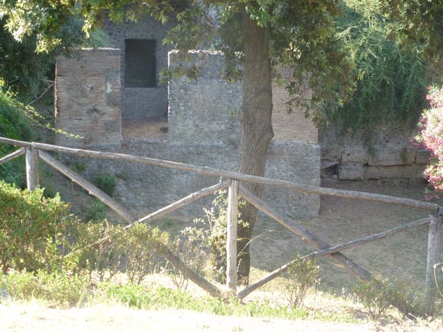 T2 Pompeii. Tower II. May 2010. South side.