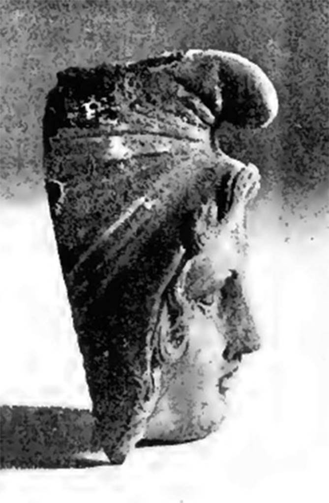 Villa of T. Siminius Stephanus, fondo Barbatelli. November 1899. Side view of the bronze bust of Paris wearing a Phrygian cap. See Notizie degli Scavi di Antichit, 1899, p439, fig 1a.