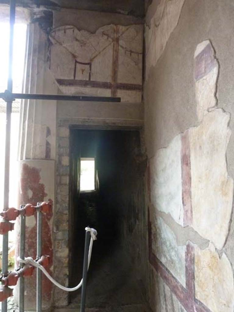 Oplontis, September 2015. West wall of corridor 3 leading to east portico 34. 