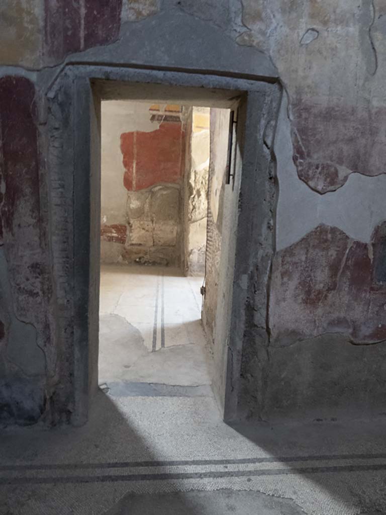 Oplontis Villa of Poppea, September 2017. Room 18, south wall with doorway to room 8. 
Foto Annette Haug, ERC Grant 681269 DÉCOR.
