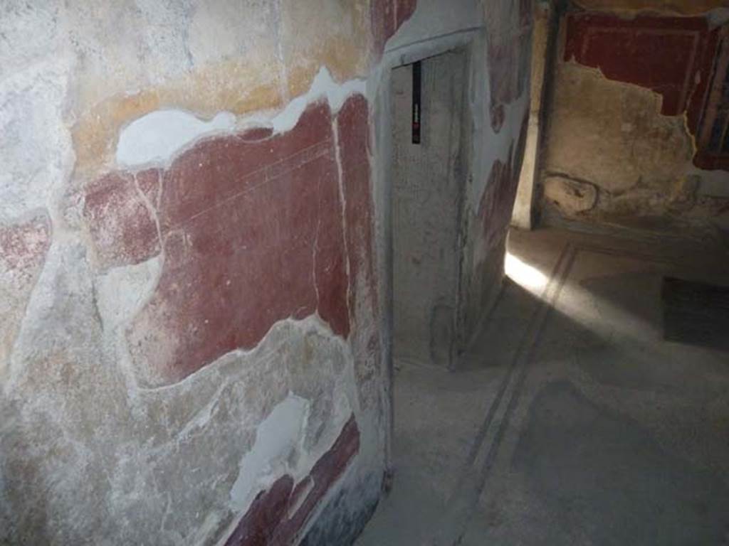 Oplontis, September 2015. Room 18, south wall with doorways to rooms 8 and 16