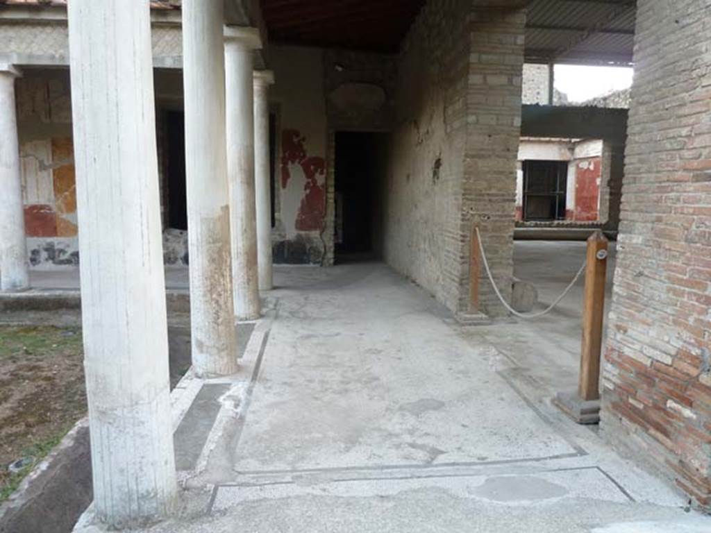 Oplontis, September 2015. East Portico 34, looking south from the northern end, doorway to room 21 is on the right. 