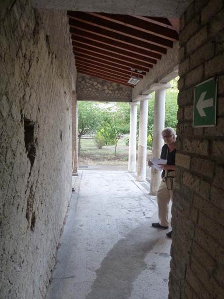 Oplontis, September 2015. East Portico 34, looking north along west side of portico, towards the north garden. 