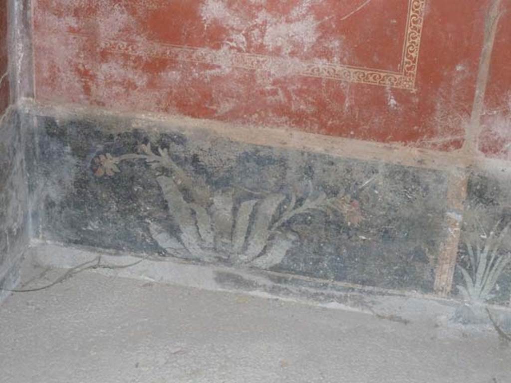 Oplontis, September 2015. Room 38, painted black zoccolo on north wall in north-west corner.