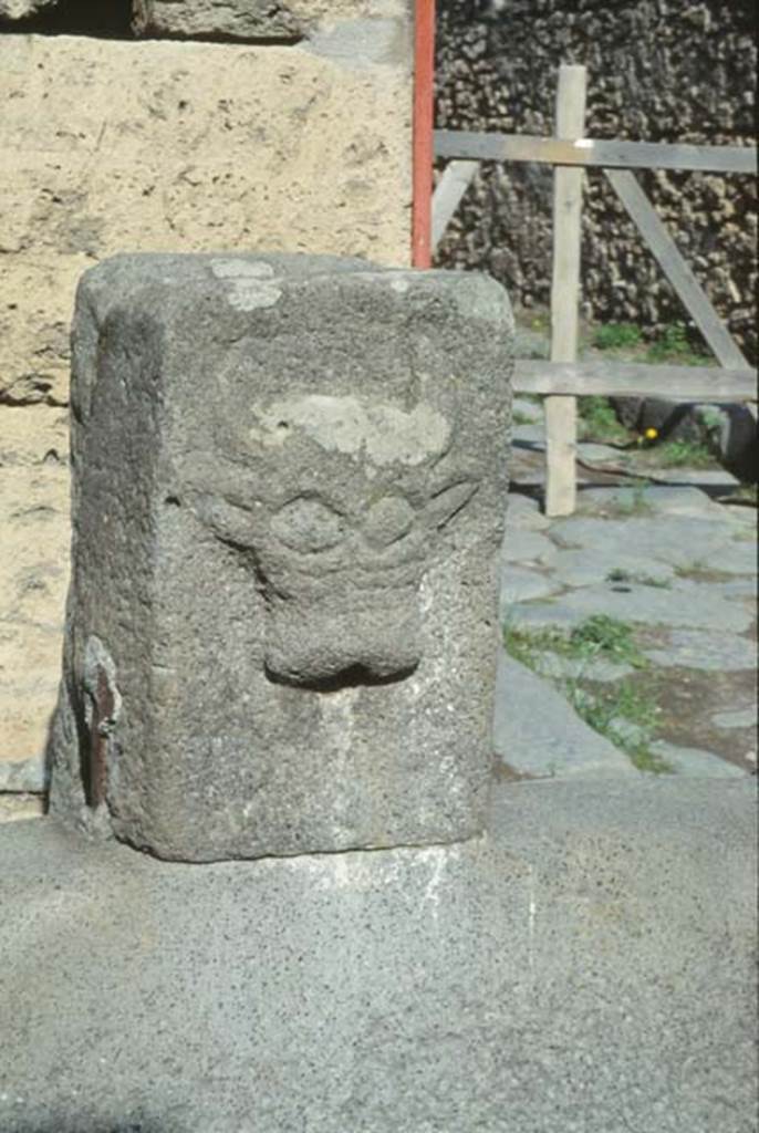 VI.13.7 Pompeii. October 1992. Fountain in roadway.
Photo by Louis Mric courtesy of Jean-Jacques Mric.

