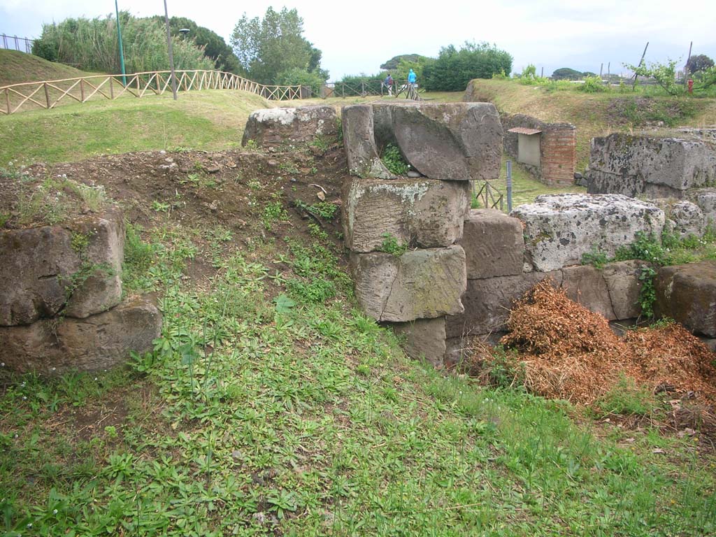 Vesuvian Gate Pompeii. May 2010. East wall of upper tower area. Photo courtesy of Ivo van der Graaff.

