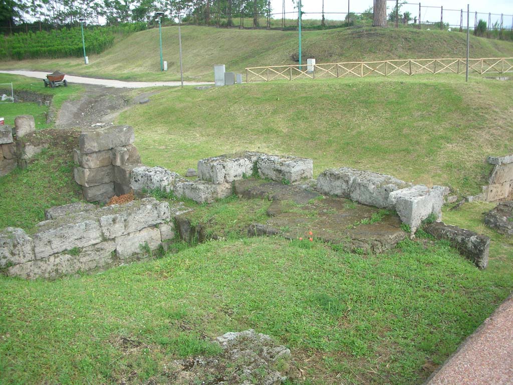 Vesuvian Gate, Pompeii. May 2010. 
Looking north-east across upper area on west side of gate, from near upper Castellum Aquae. Photo courtesy of Ivo van der Graaff.
