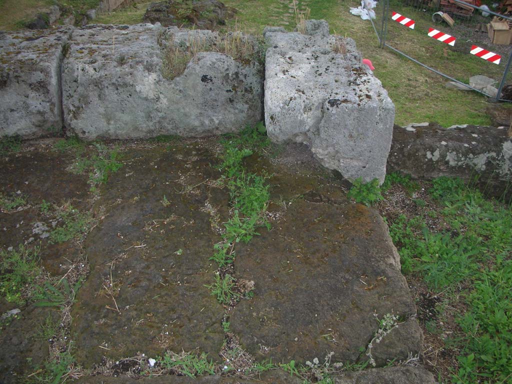 Vesuvian Gate, Pompeii. May 2010. 
Detail of upper blocks on west side of gate, continued from above. Photo courtesy of Ivo van der Graaff.
