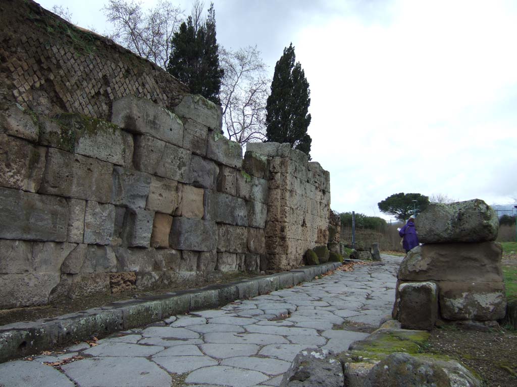 Vesuvian Gate Pompeii. December 2005. Looking north across the south part [A on plan]. On the left is the sidewalk or pavement.