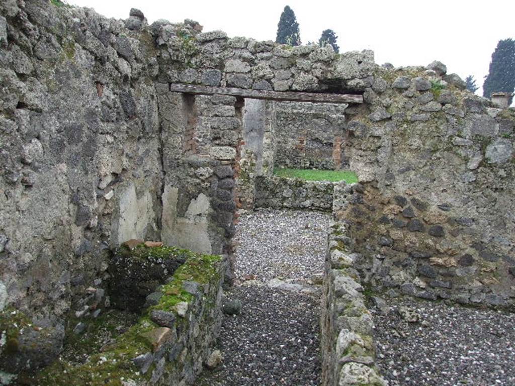 I.3.8b Pompeii. December 2006. Looking across corridor to peristyle.