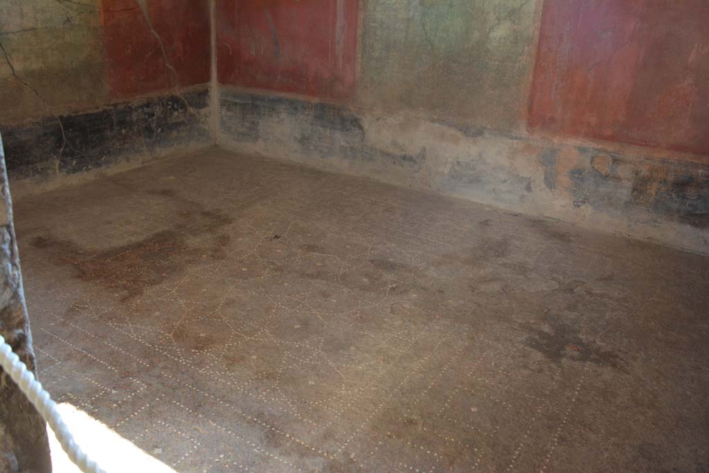 I.6.15 Pompeii. March 2019. Room 13, looking south-east across flooring, from doorway.        
Foto Annette Haug, ERC Grant 681269 DÉCOR
