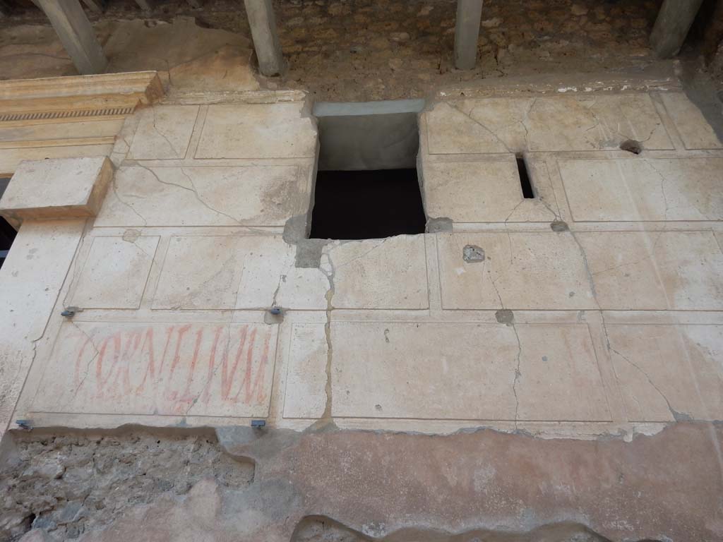 I.6.15 Pompeii. June 2019. Front façade on east (right) side of entrance doorway. Photo courtesy of Buzz Ferebee.