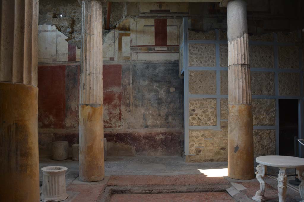 I.6.15 Pompeii. March 2019. Room 4, looking towards west wall of atrium.
Foto Annette Haug, ERC Grant 681269 DÉCOR

