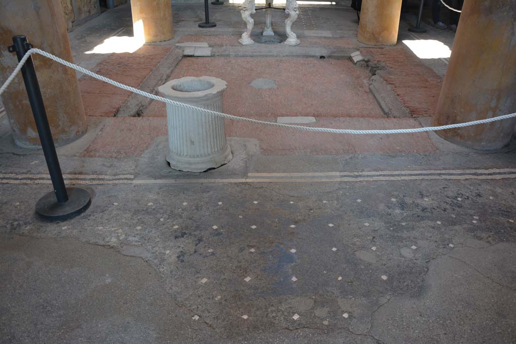 I.6.15 Pompeii. March 2019. Room 4, looking north across atrium flooring towards impluvium.
Foto Annette Haug, ERC Grant 681269 DÉCOR
