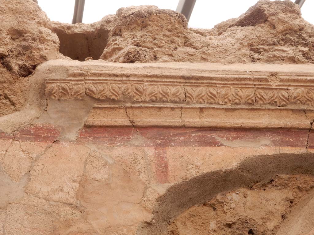 I.6.15 Pompeii. June 2019. Room 8, detail from upper north wall. Photo courtesy of Buzz Ferebee.