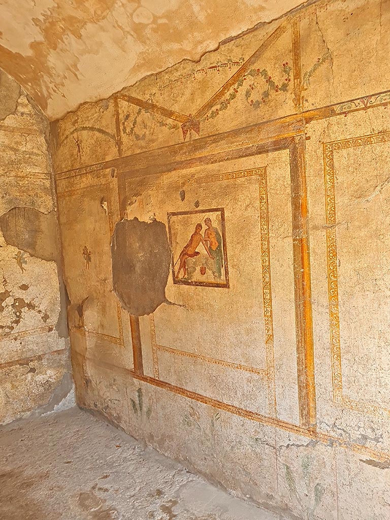 I.7.11 Pompeii. September 2024. 
Looking west along north wall of cubiculum. Photo courtesy of Giuseppe Ciaramella.
