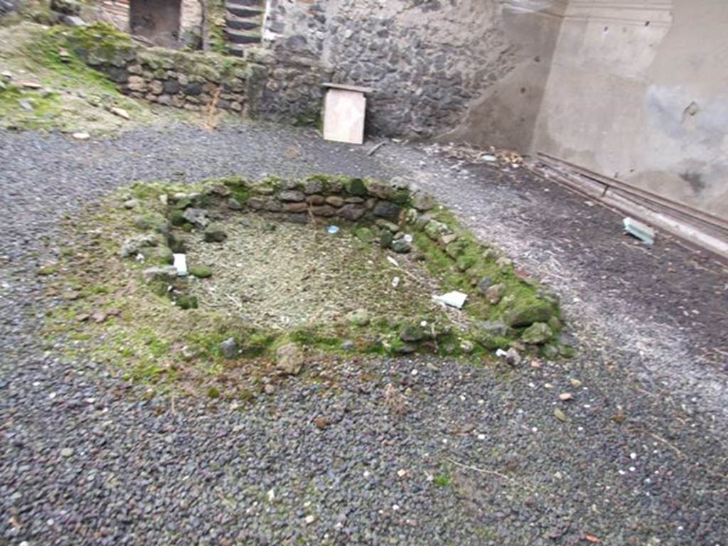 I.8.18 Pompeii. December 2007. Remains of impluvium in atrium.