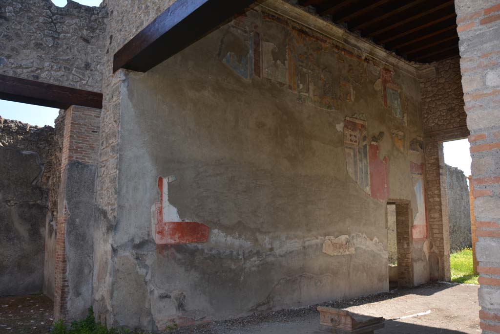 I.9.1 Pompeii. October 2019. Room 7, looking south along east wall of tablinum.
Foto Annette Haug, ERC Grant 681269 DCOR.
