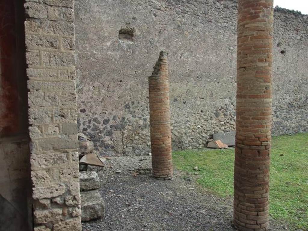 I.9.1 Pompeii. March 2009. Peristyle 13, garden area, looking east from tablinum 7.