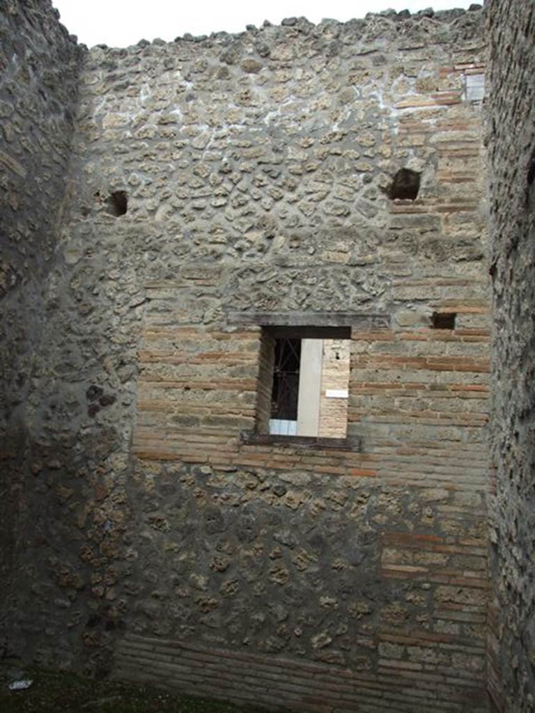 I.9.1 Pompeii. March 2009. Room 3, window in north wall looking out onto Via dellAbbondanza.