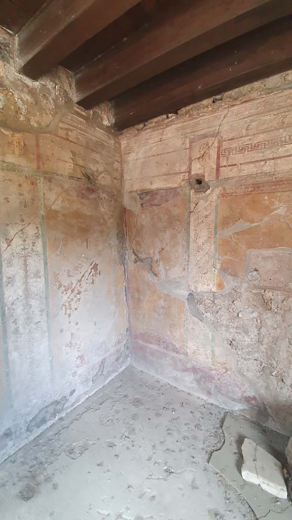 I.11.10 Pompeii. July 2021. North-west corner.
Foto Annette Haug, ERC Grant 681269 DÉCOR.