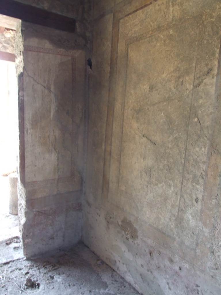 I.12.2 and I.12.1 Pompeii. March 2009. Room 7. Triclinium. South west corner. Painted decoration.