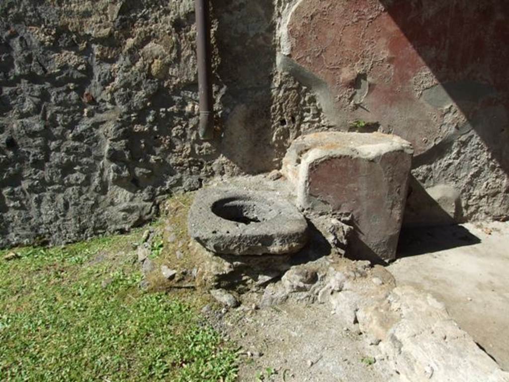 I.12.2 and I.12.1 Pompeii. March 2009. Room 8. Portico. West side.