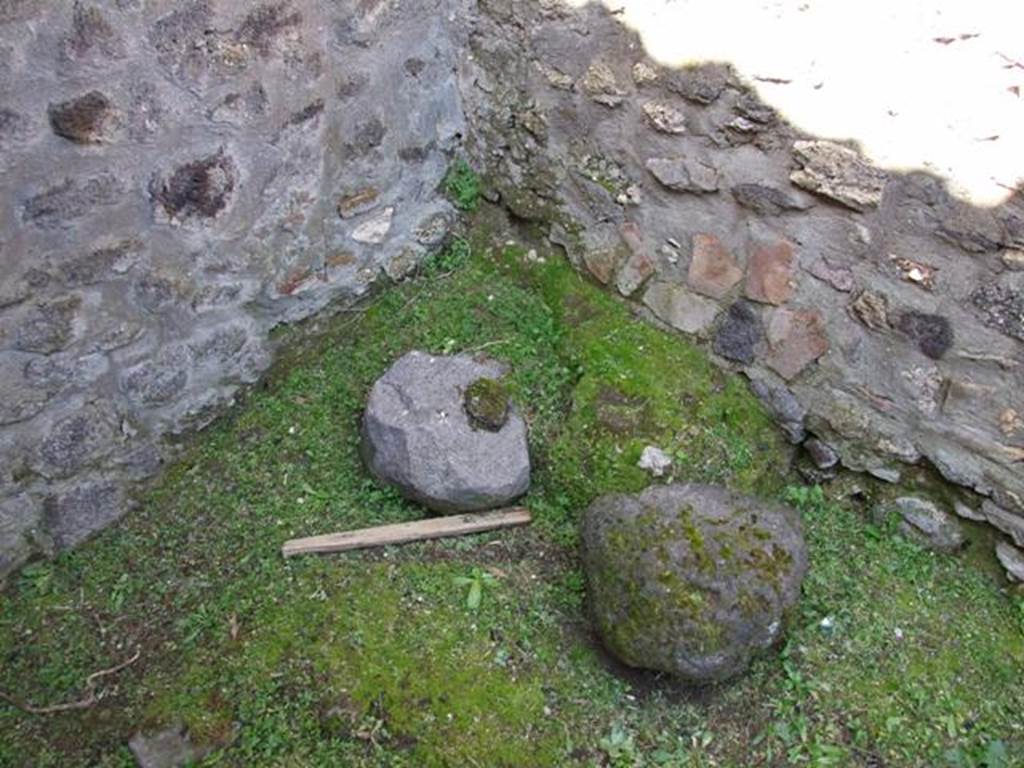 I.12.2 and I.12.1 Pompeii. March 2009. Room 10.North west corner.