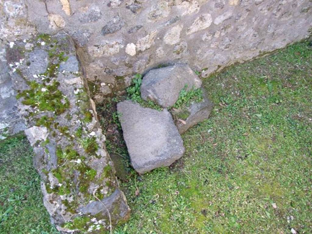 I.12.2 and I.12.1 Pompeii. March 2009. Room 10. South east corner.
