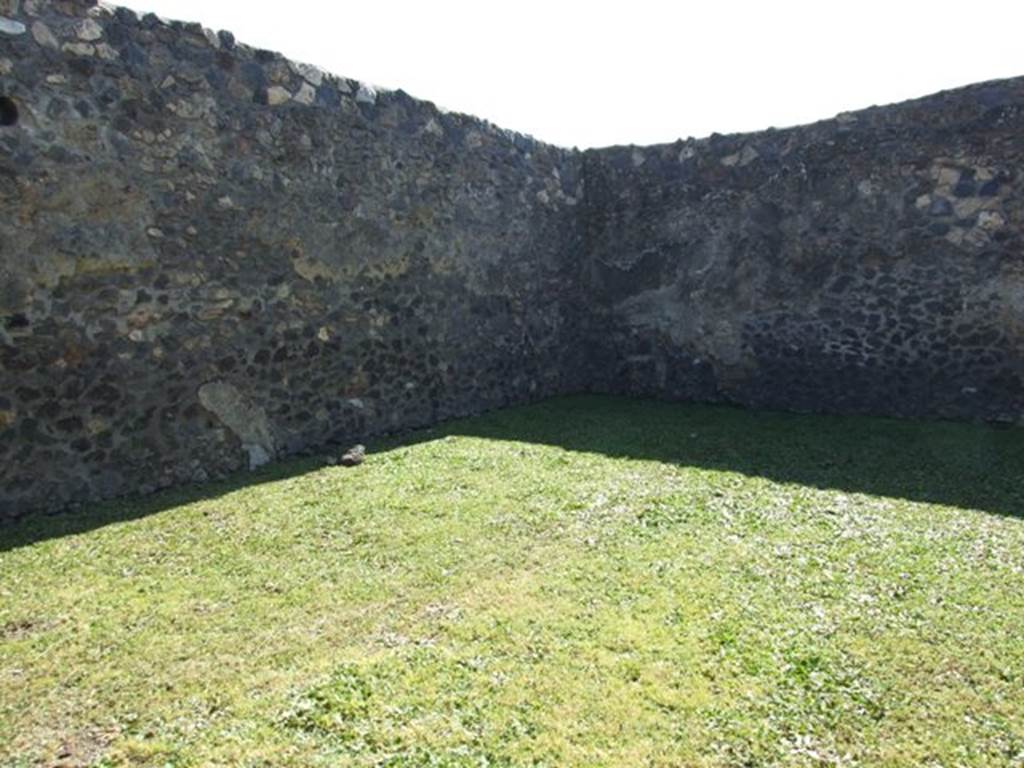 I.12.2 and I.12.1 Pompeii. March 2009. South east corner of garden area.